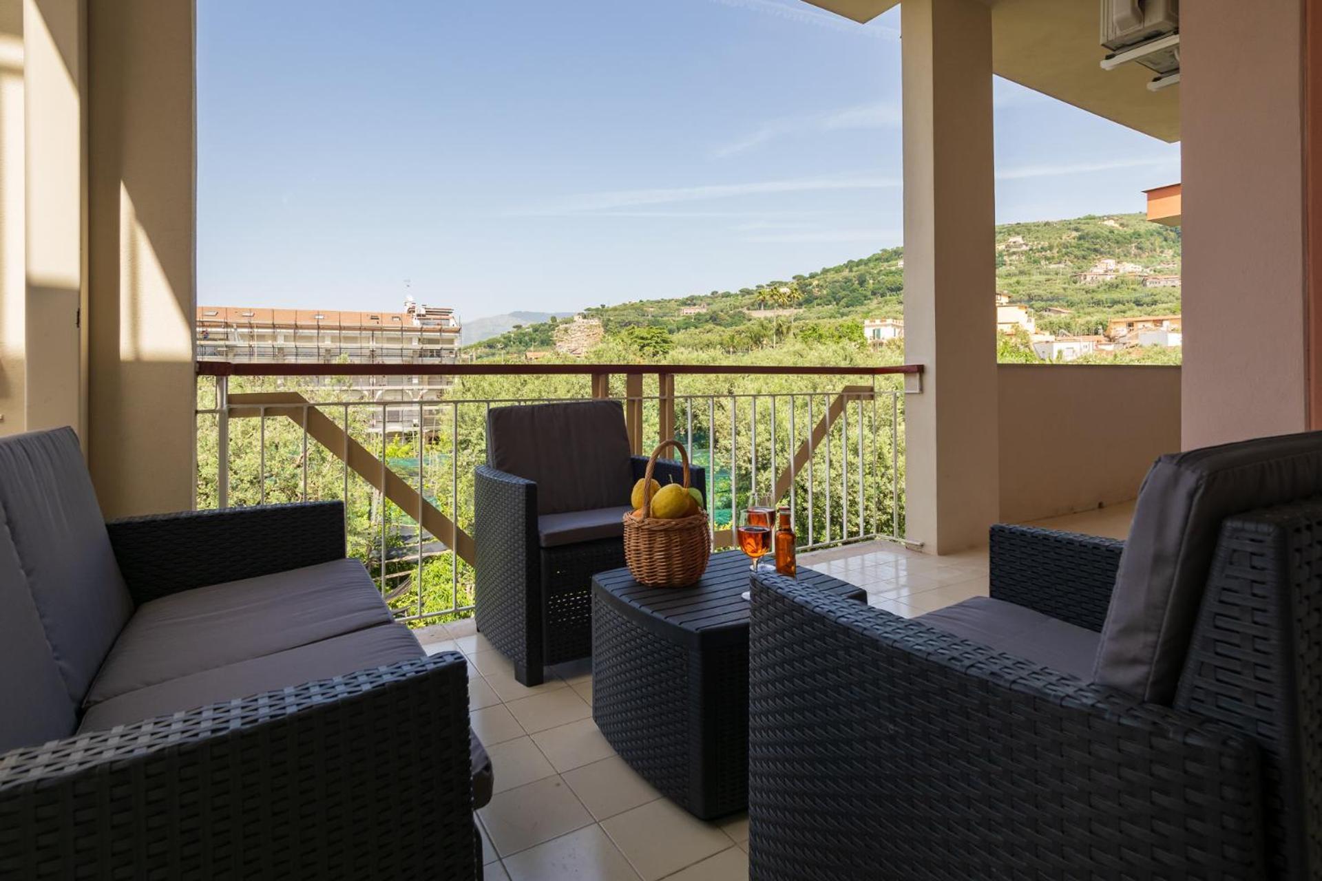 Nonno Angelo - 4 Bedrooms With Free Parking & Seaview Balcony Sorrento Luaran gambar