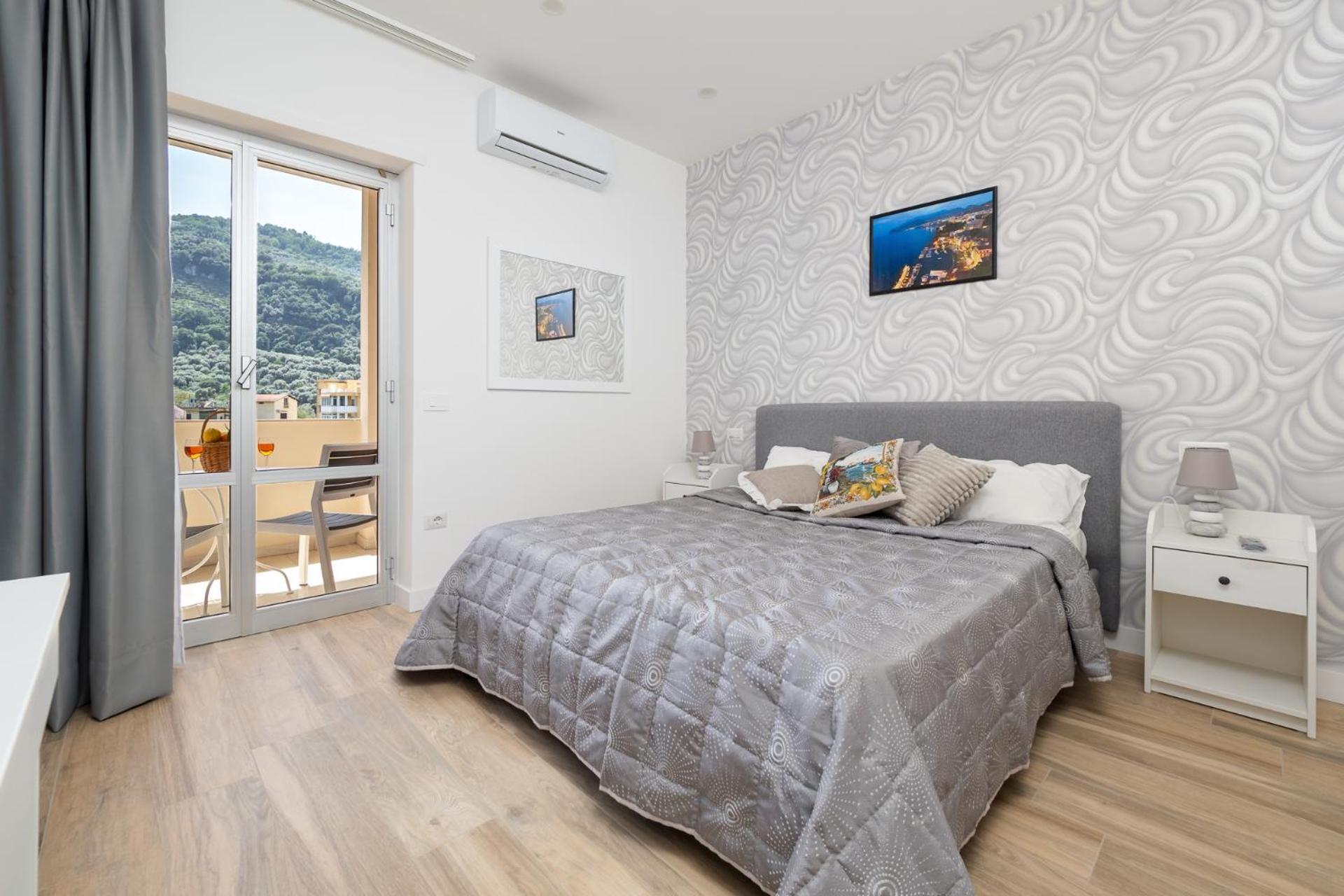 Nonno Angelo - 4 Bedrooms With Free Parking & Seaview Balcony Sorrento Luaran gambar