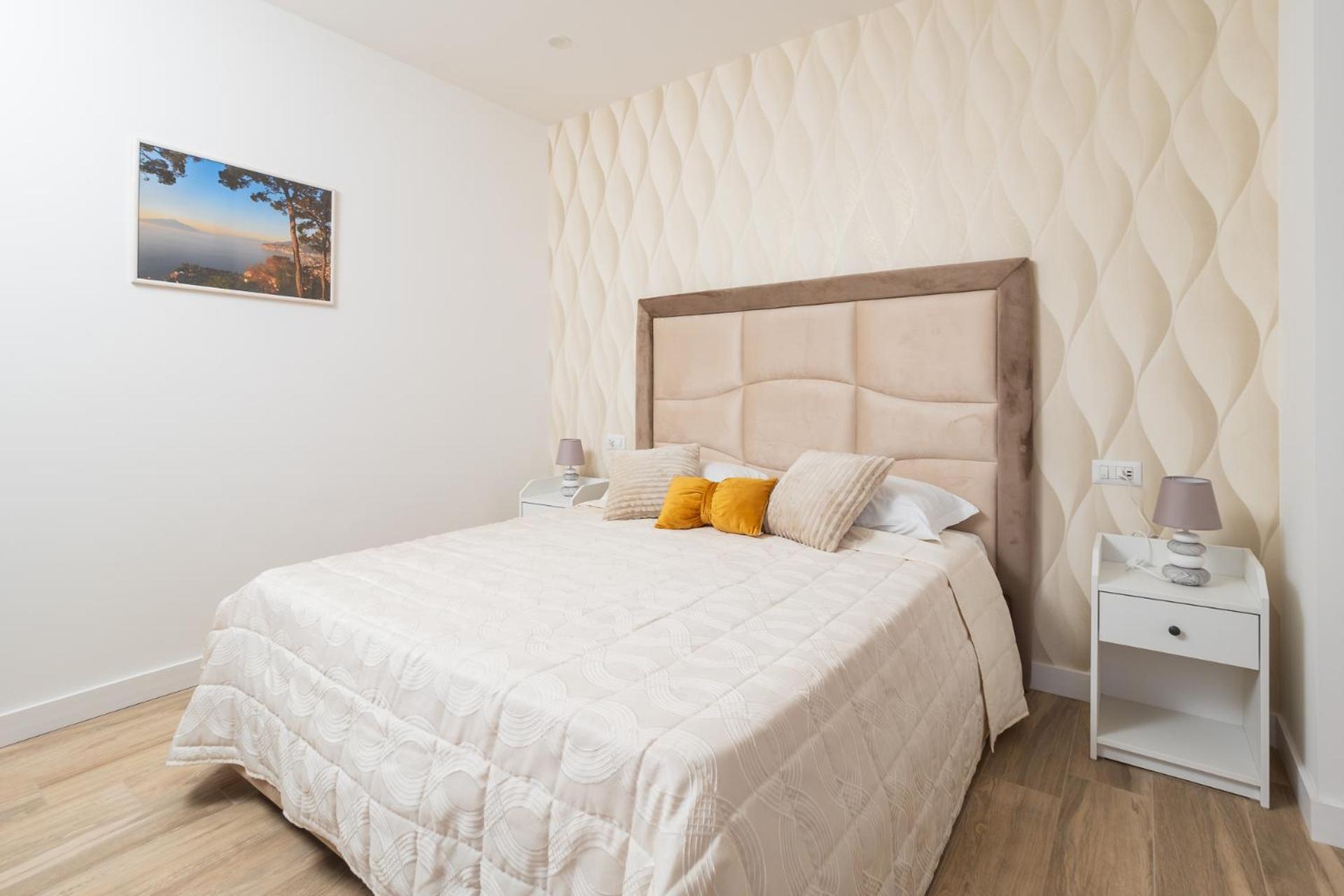 Nonno Angelo - 4 Bedrooms With Free Parking & Seaview Balcony Sorrento Luaran gambar