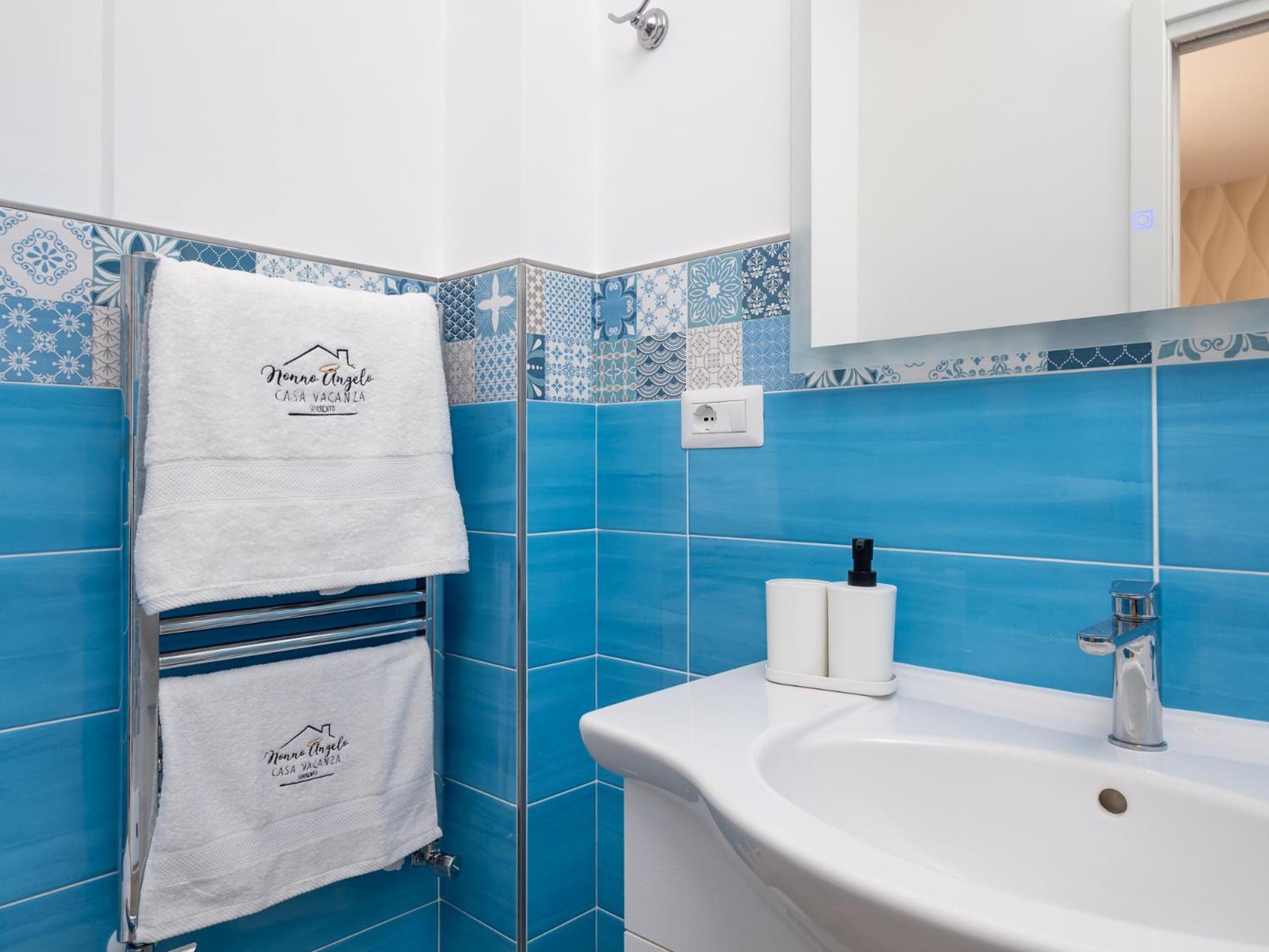 Nonno Angelo - 4 Bedrooms With Free Parking & Seaview Balcony Sorrento Luaran gambar