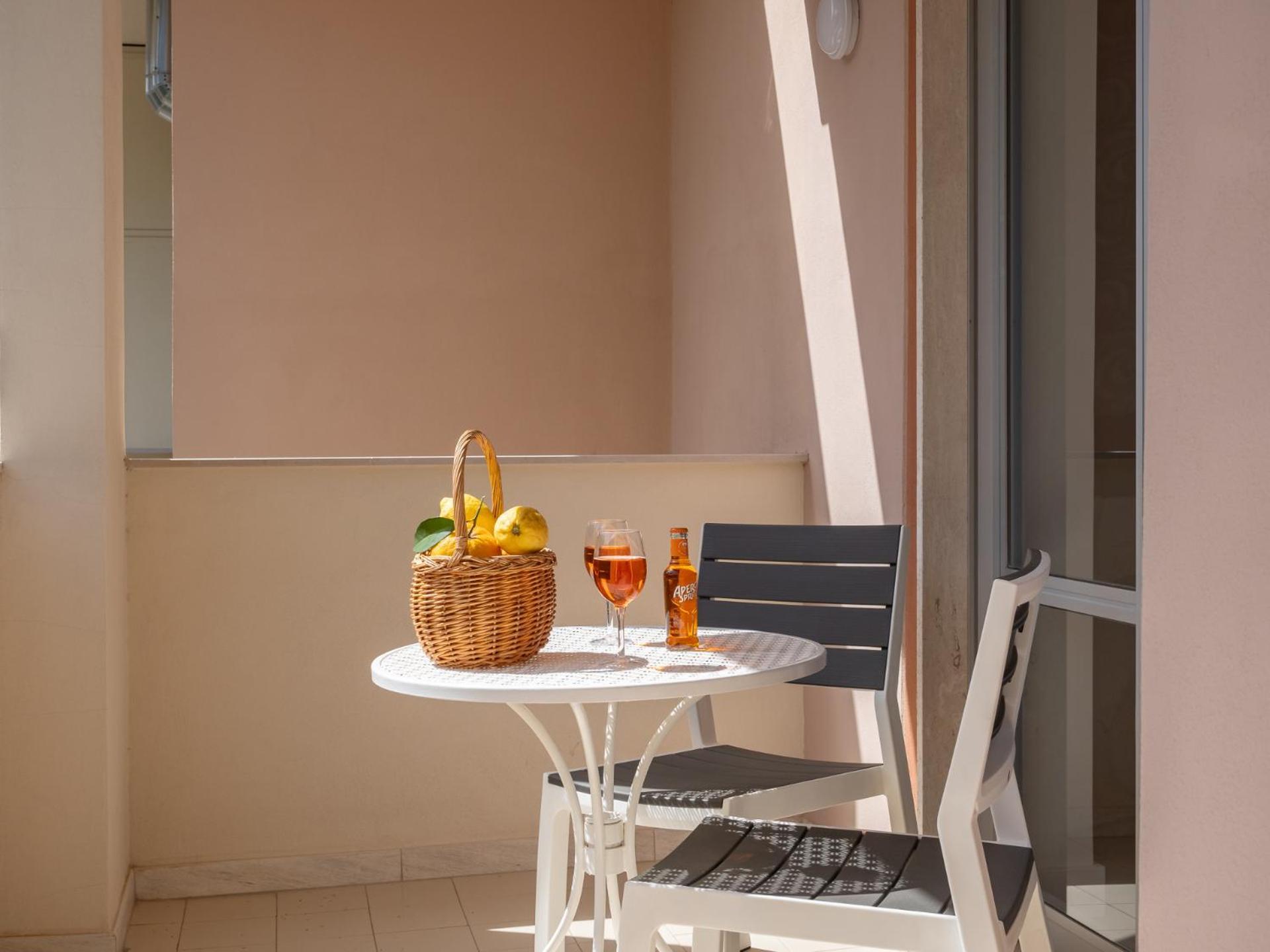Nonno Angelo - 4 Bedrooms With Free Parking & Seaview Balcony Sorrento Luaran gambar