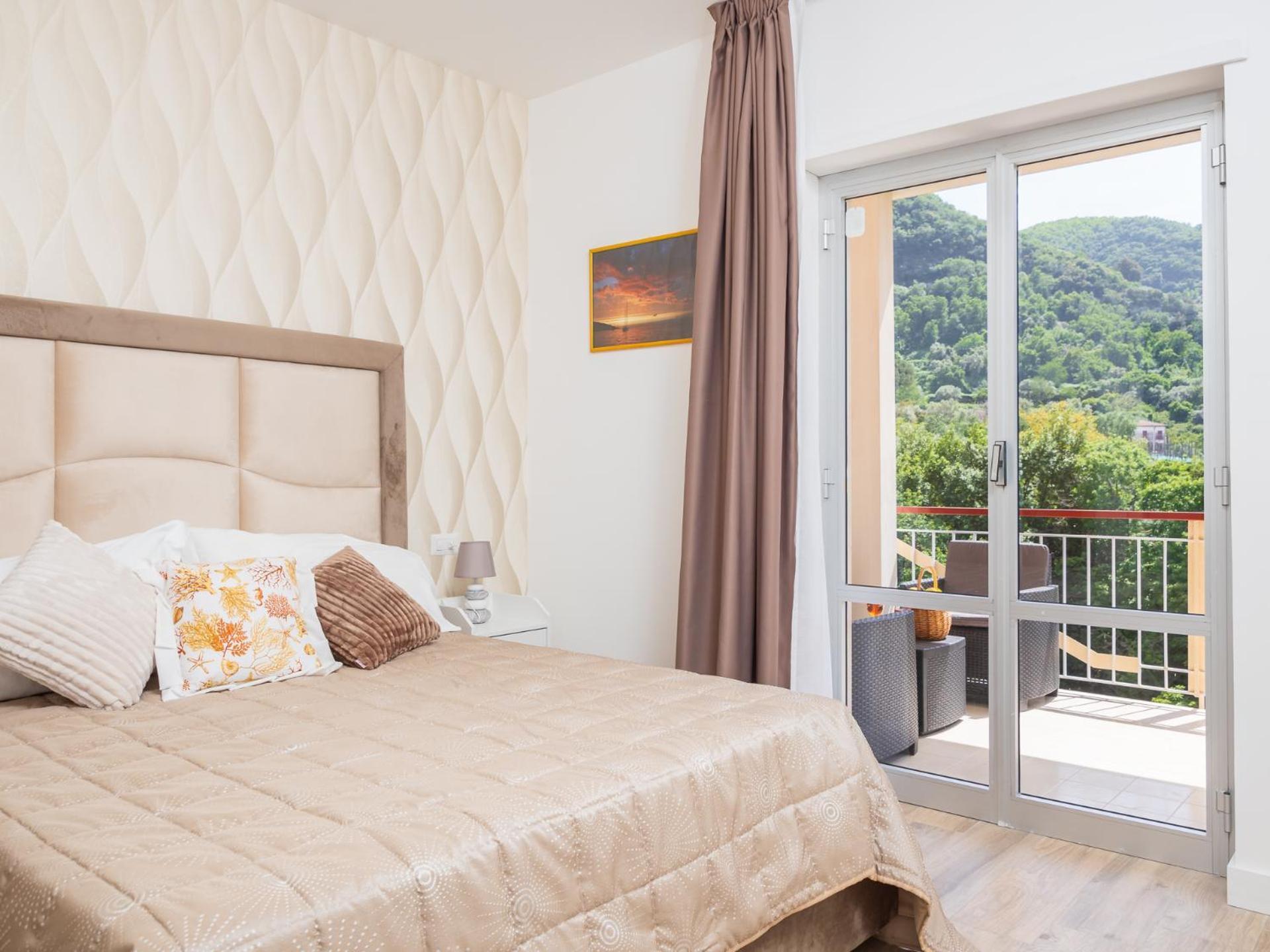 Nonno Angelo - 4 Bedrooms With Free Parking & Seaview Balcony Sorrento Luaran gambar