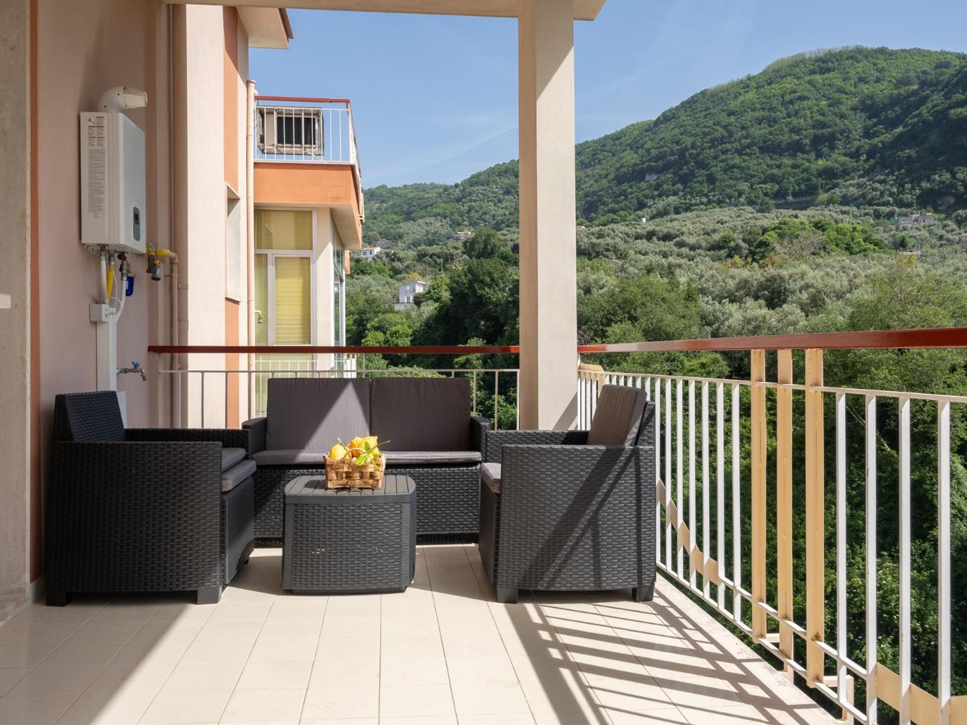 Nonno Angelo - 4 Bedrooms With Free Parking & Seaview Balcony Sorrento Luaran gambar
