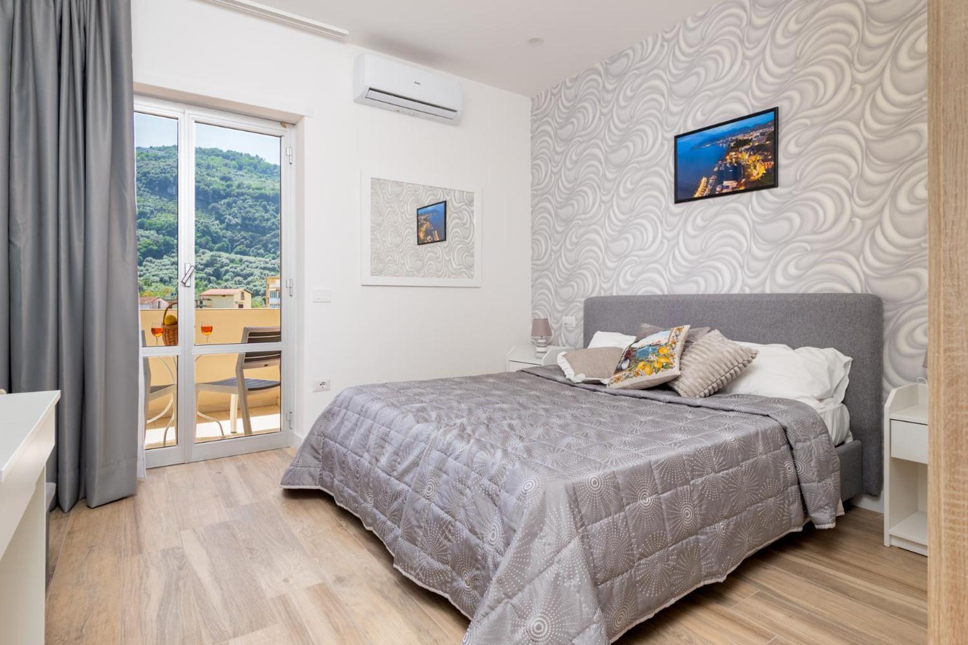 Nonno Angelo - 4 Bedrooms With Free Parking & Seaview Balcony Sorrento Luaran gambar