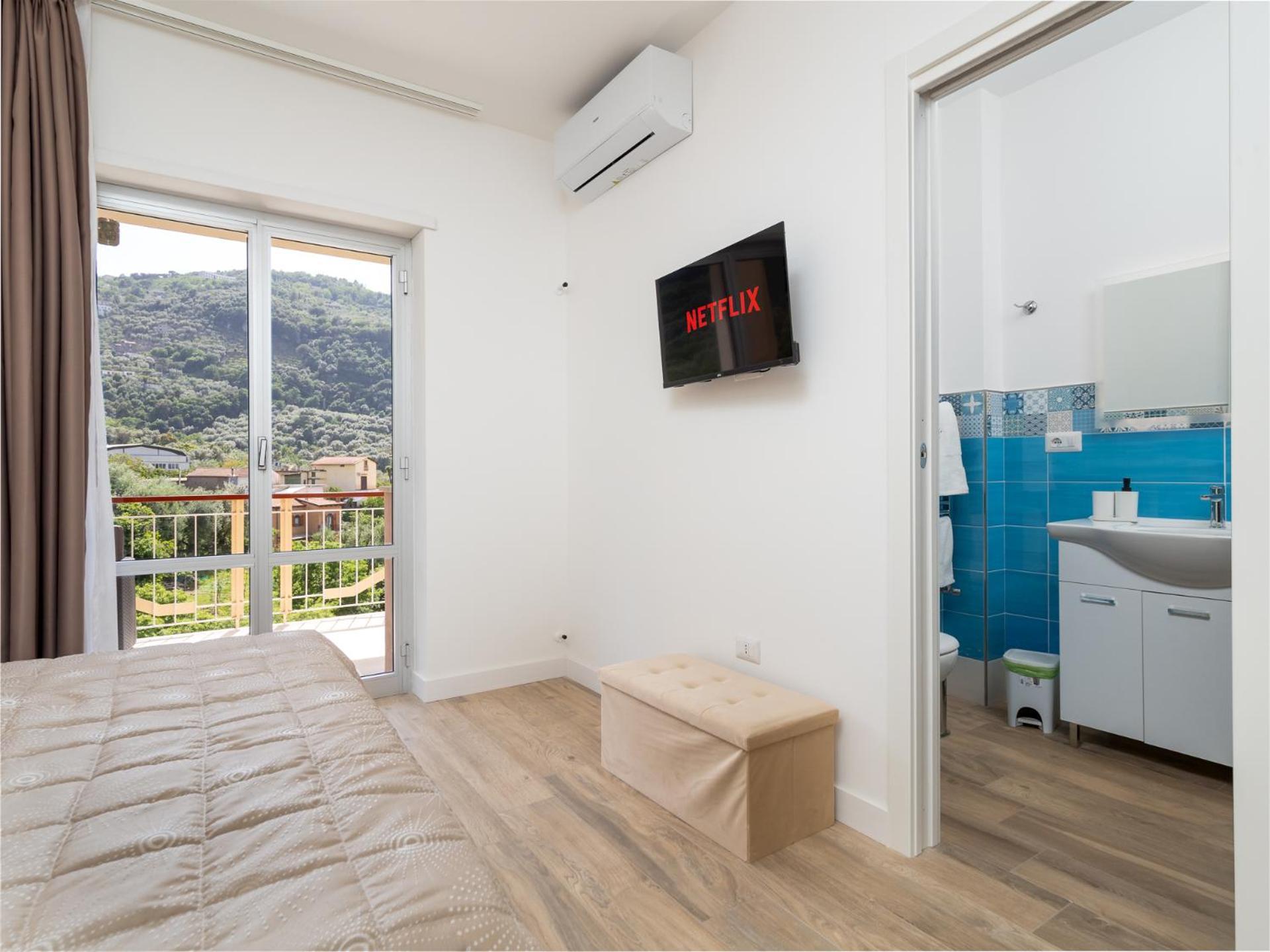 Nonno Angelo - 4 Bedrooms With Free Parking & Seaview Balcony Sorrento Luaran gambar